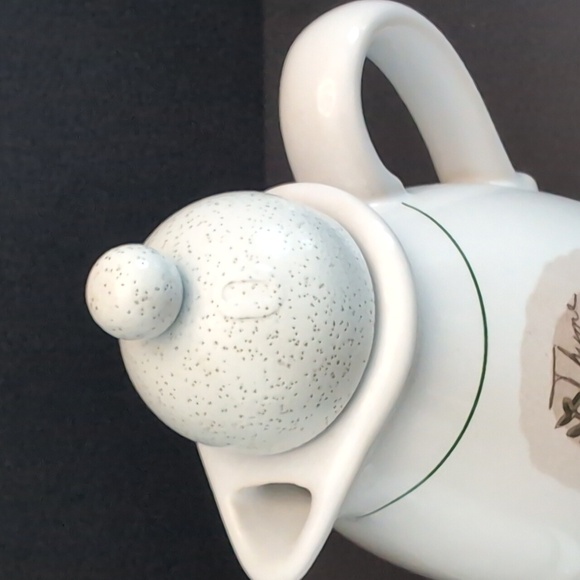 Vintage Savory Tyme set of 2 Vinegar & Oil Decanter Set. - Picture 4 of 13